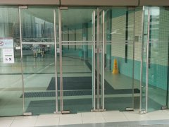 医院玻璃门安装案例